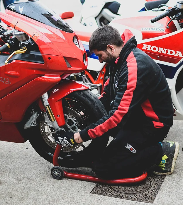 entretien moto à Saint-Éloy-de-Gy près de Bourges dans le Cher 18