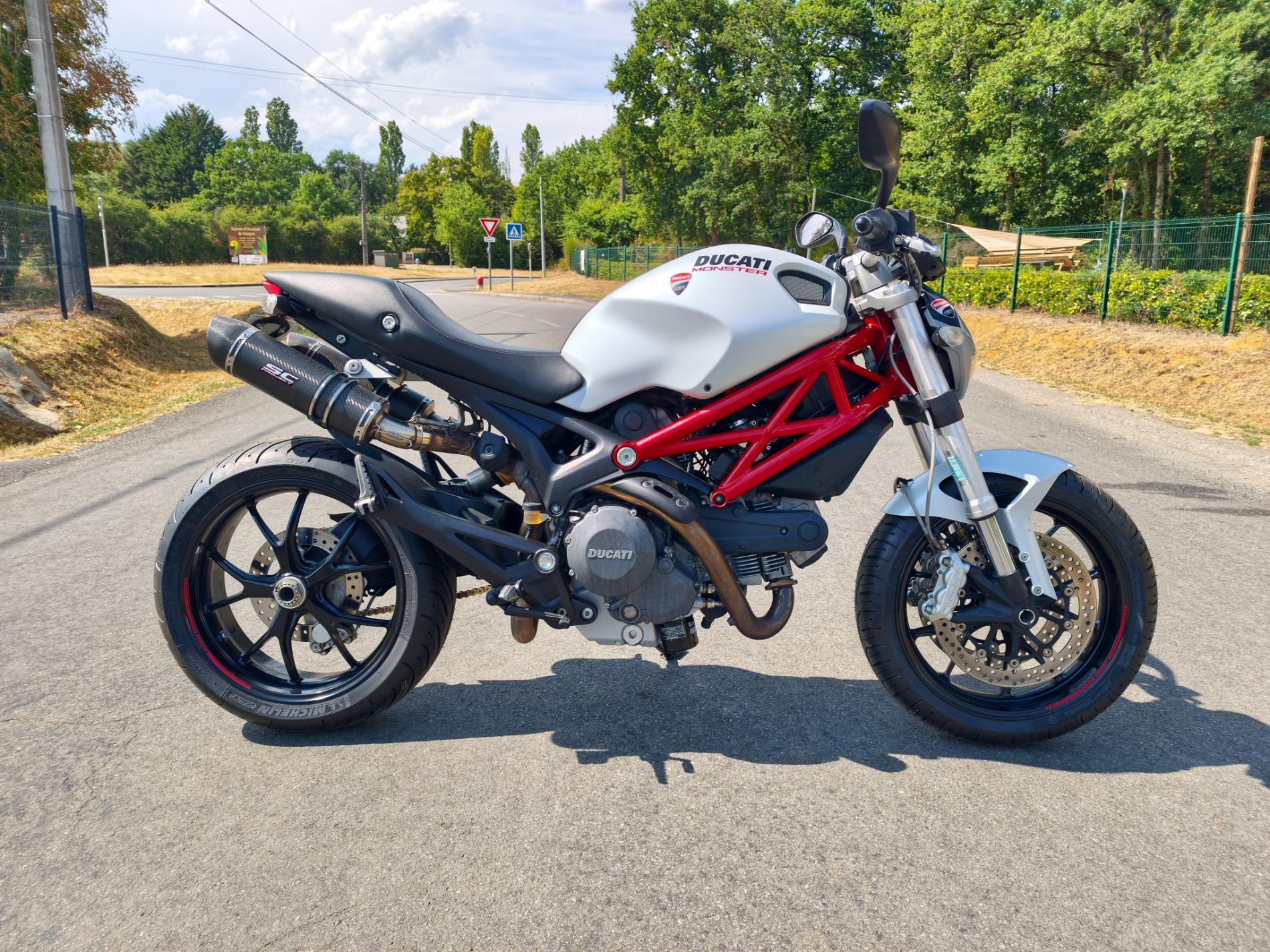 DUCATI 